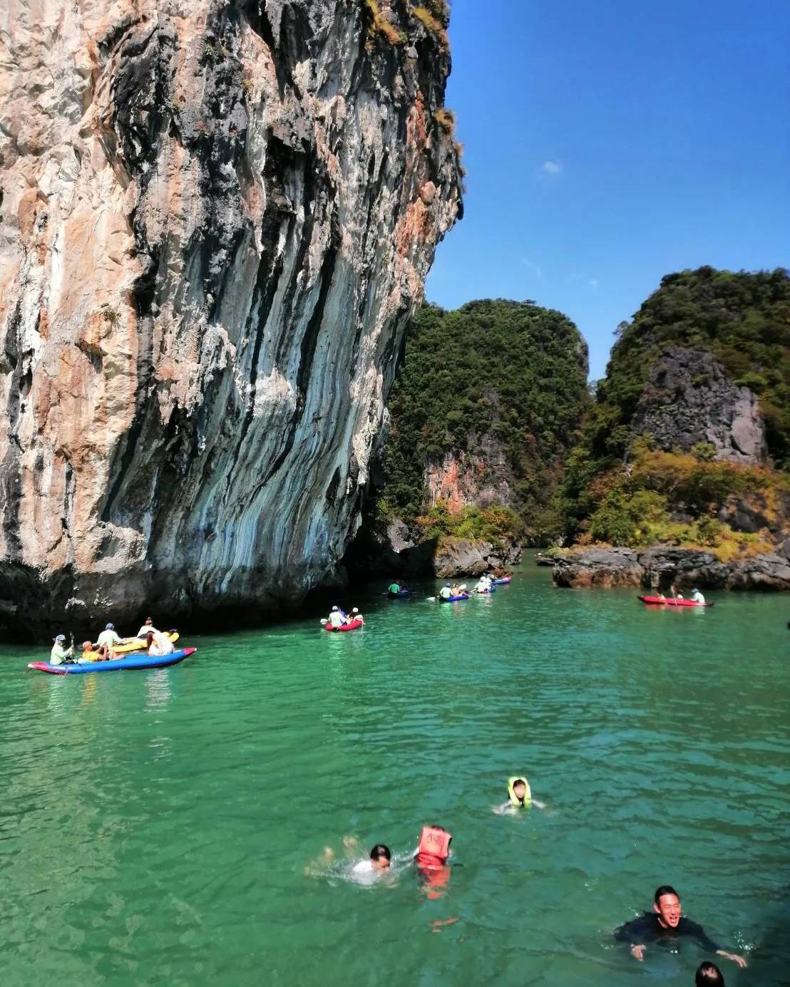 Phang Nga Bay, Jamesbond  4 islands with canoeing by Big Boat