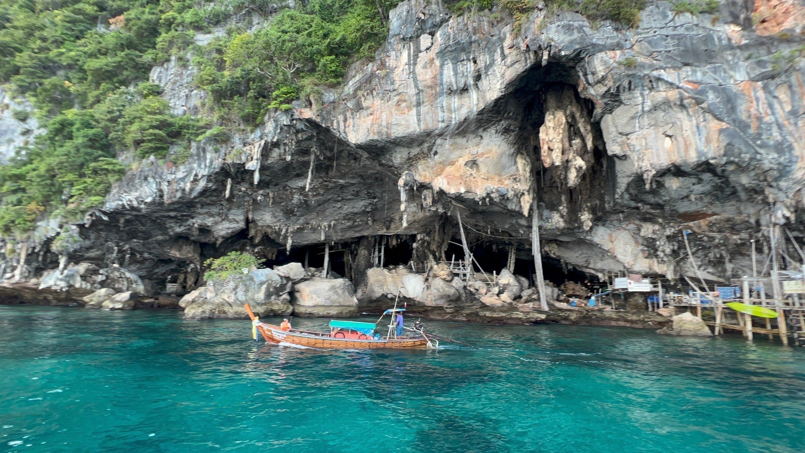 Phi Phi + Maya bay + Bamboo Island by Luxury Speed Catamaran Boat Premium Service (Maximum 30 Pax) 