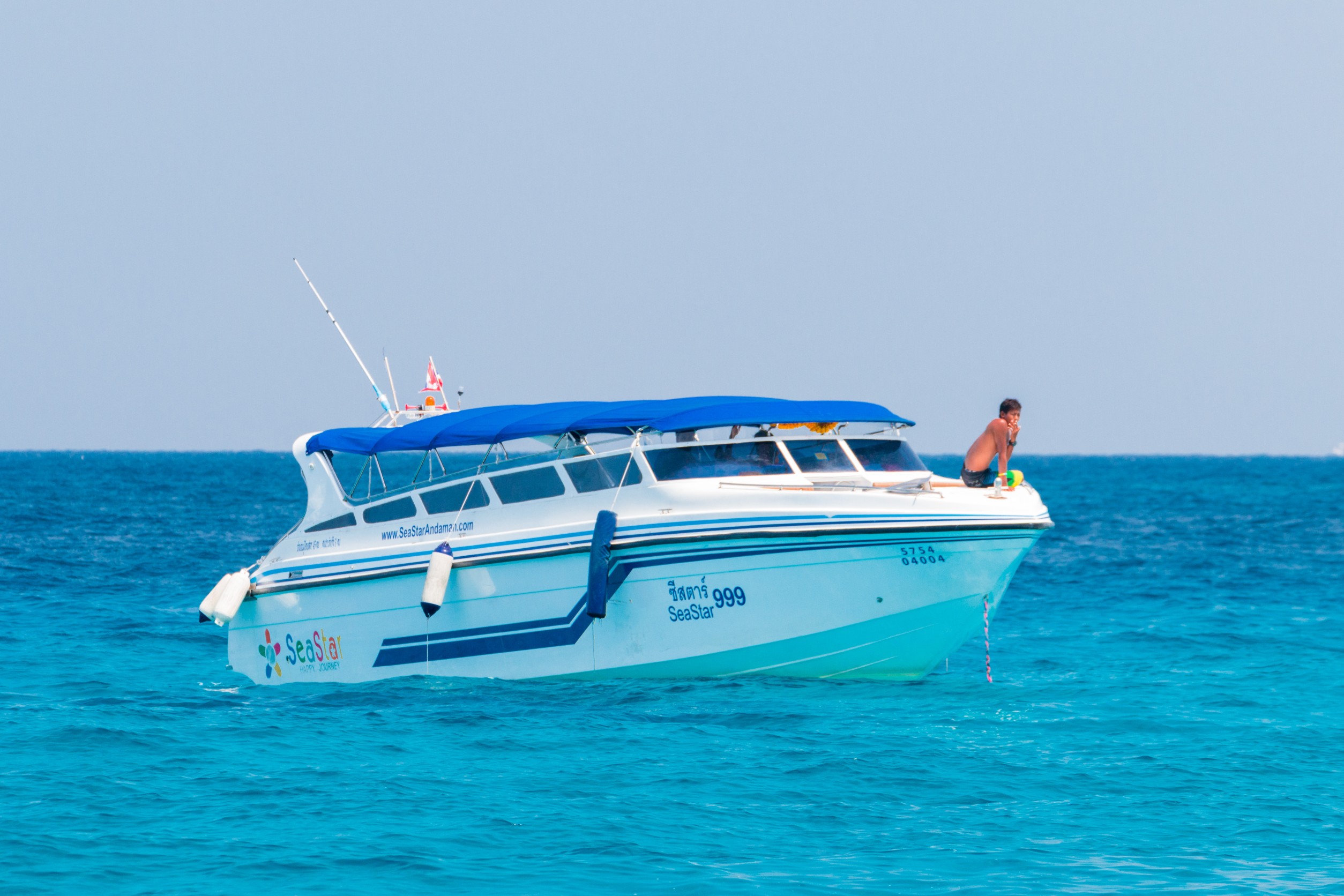 Phi Phi + Maya Bay + Khai Island by Speed boat LAZY PACKAGE