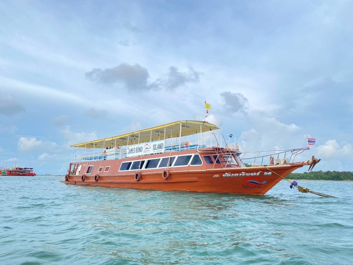 Jamesbond islands by Big boat STANDARD TOUR