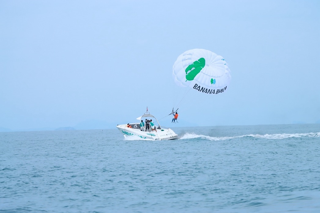 Banana Beach (Coral Island) by Speed boat