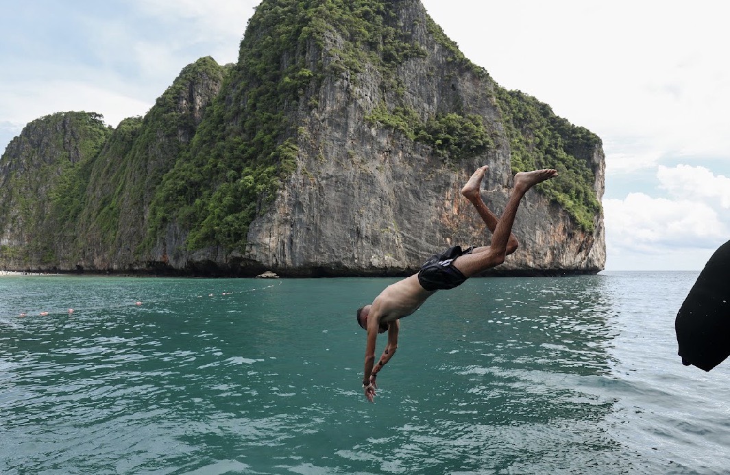 Phi Phi & Maiton island by NOAH Luxury yacht