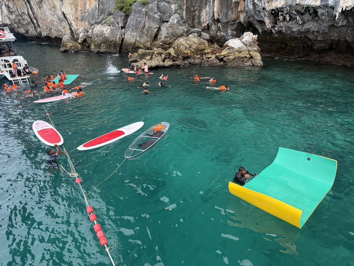 Phi Phi + Maya bay + Khai Island by Speed Catamaran PREMIUM SERVICE
