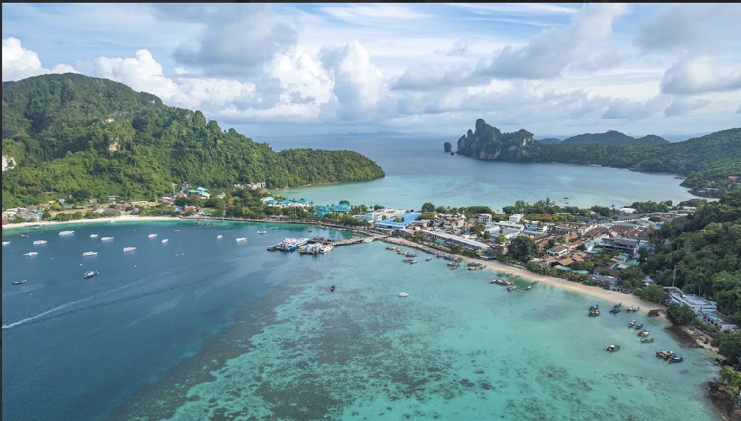 Phi Phi + Maya bay + Khai Island by Speed Catamaran PREMIUM SERVICE
