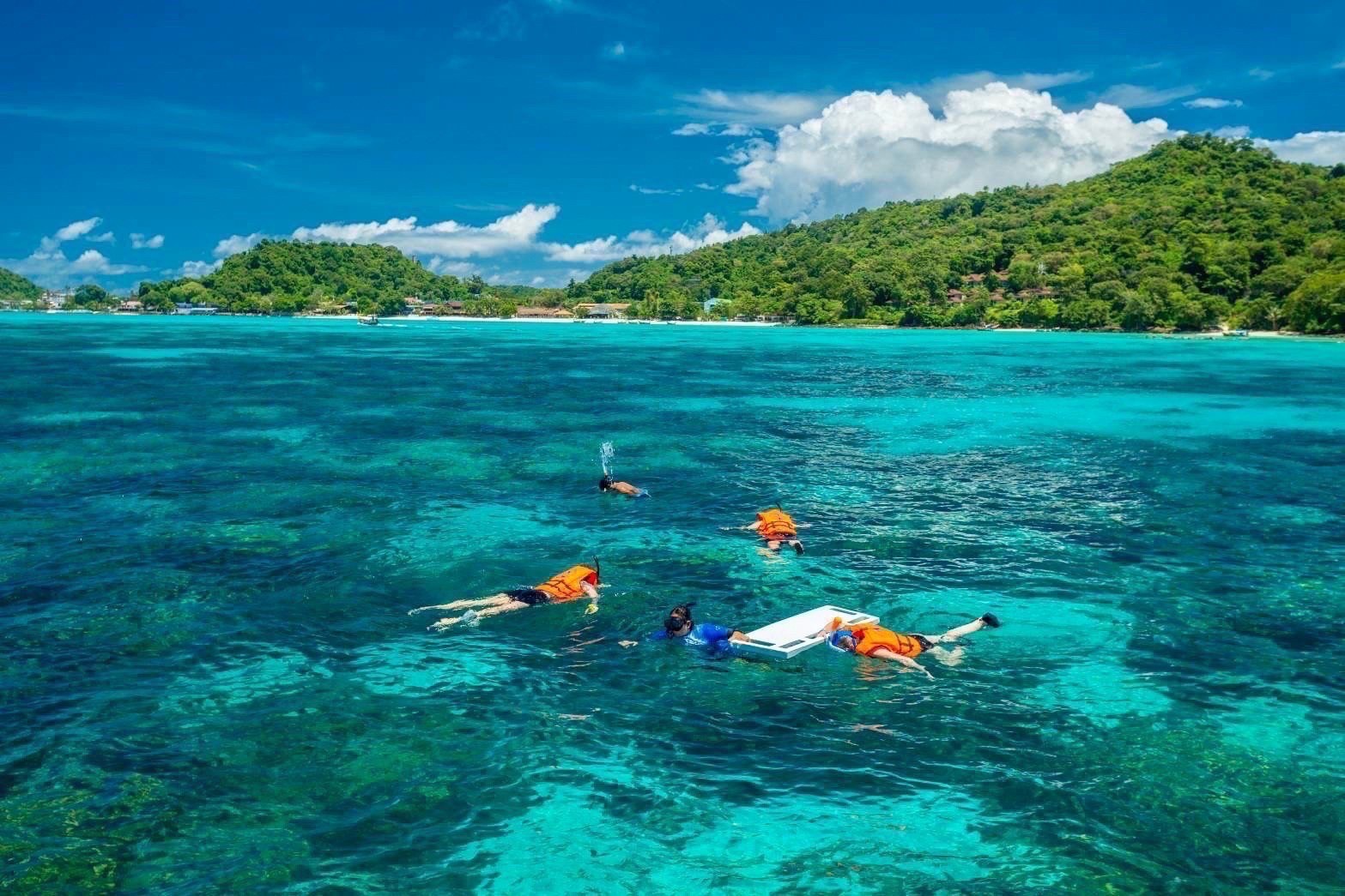 Phi Phi island by Luxury Speed Catamaran RECOMMEND 