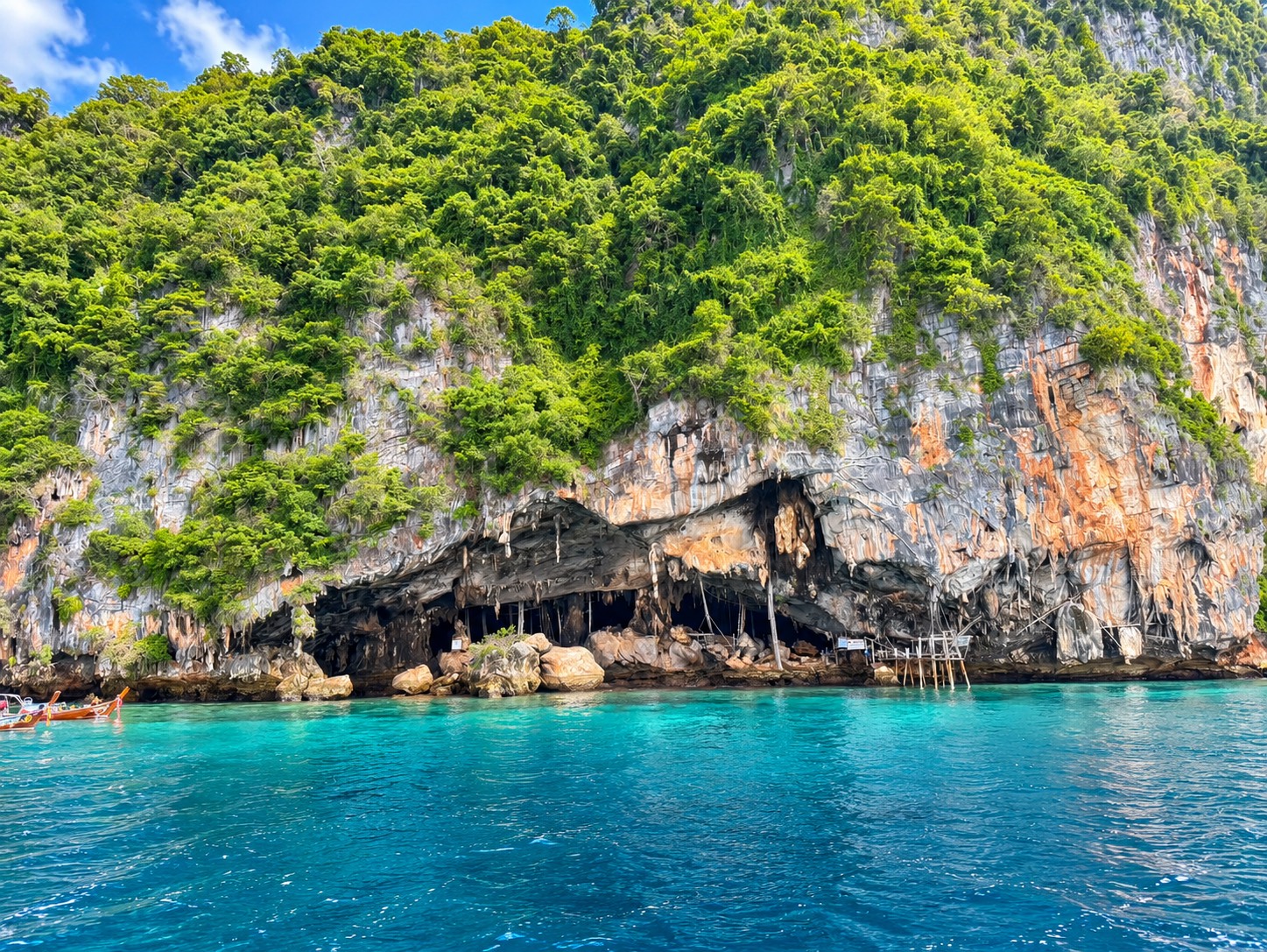 Phi Phi + Maya bay + Bamboo Island by Speed Catamaran