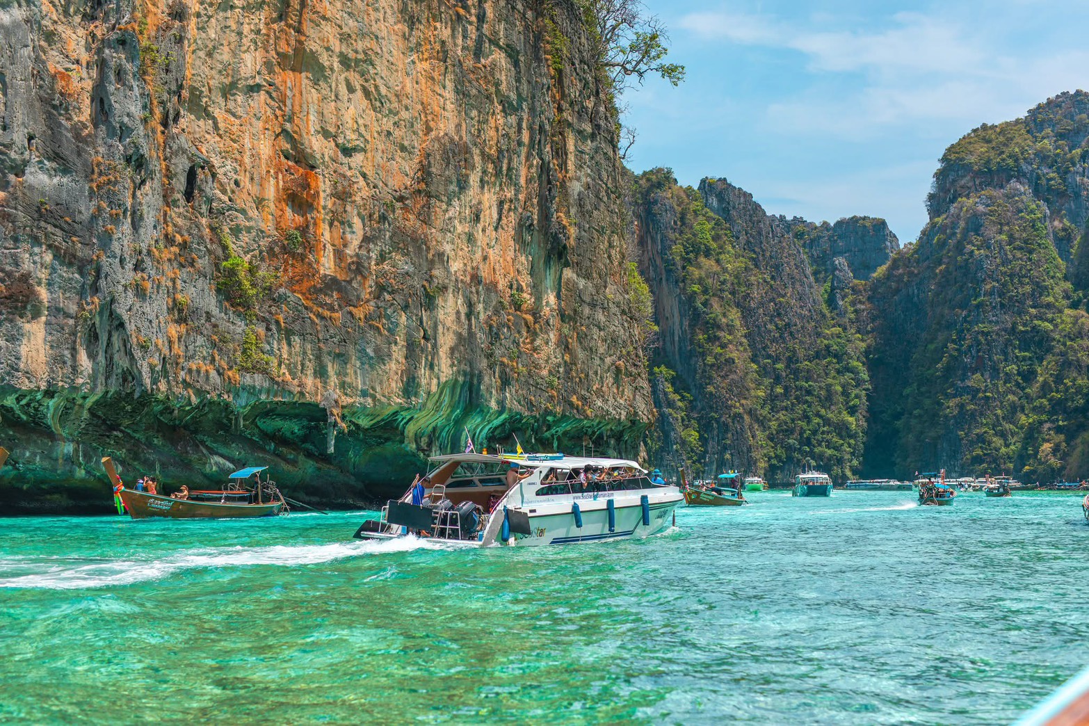 Phi Phi + Maya Bay + Bamboo Islands by Speedboat