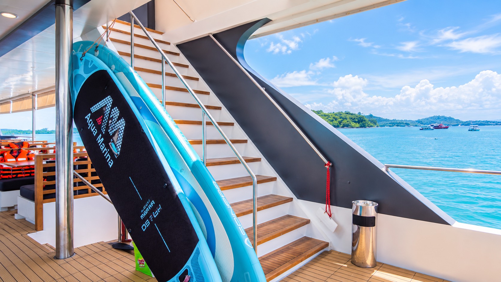 ๋Jamesbond island Luxury catamaran by SEANERY
