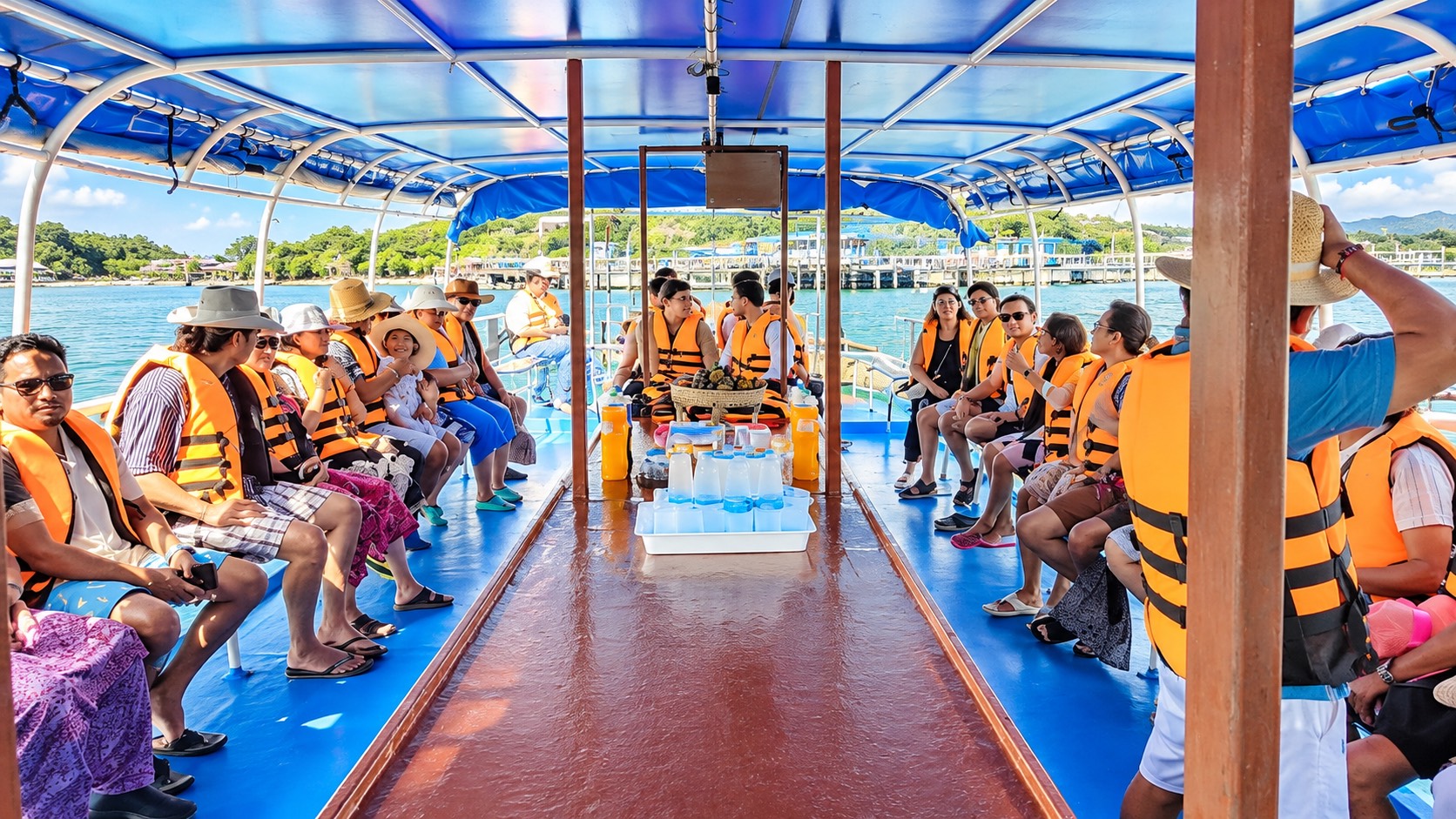 Jamesbond islands by Big boat STANDARD TOUR